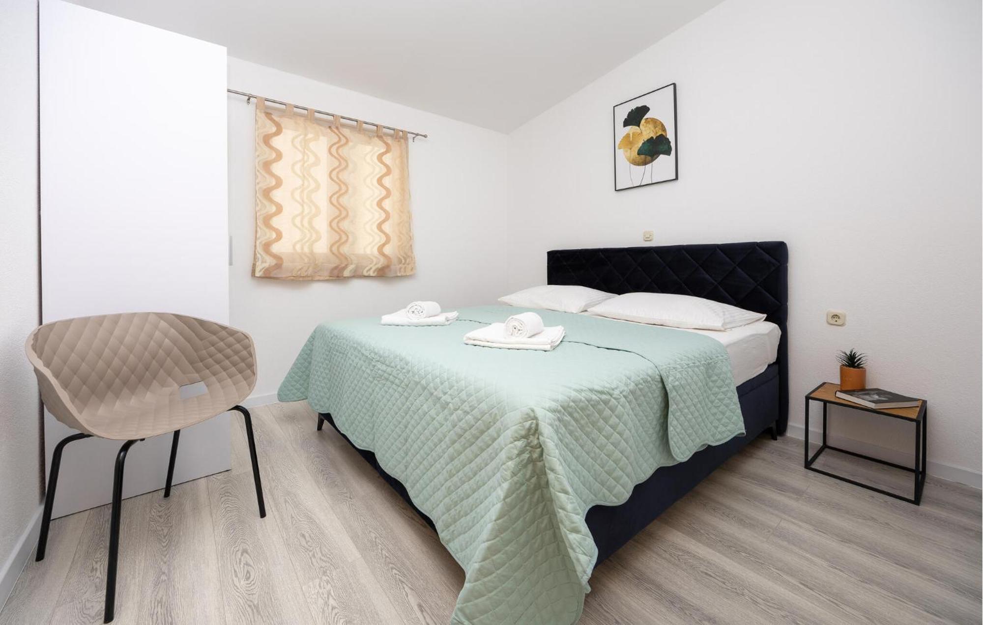 Stunning Apartment In Makarska Exterior foto