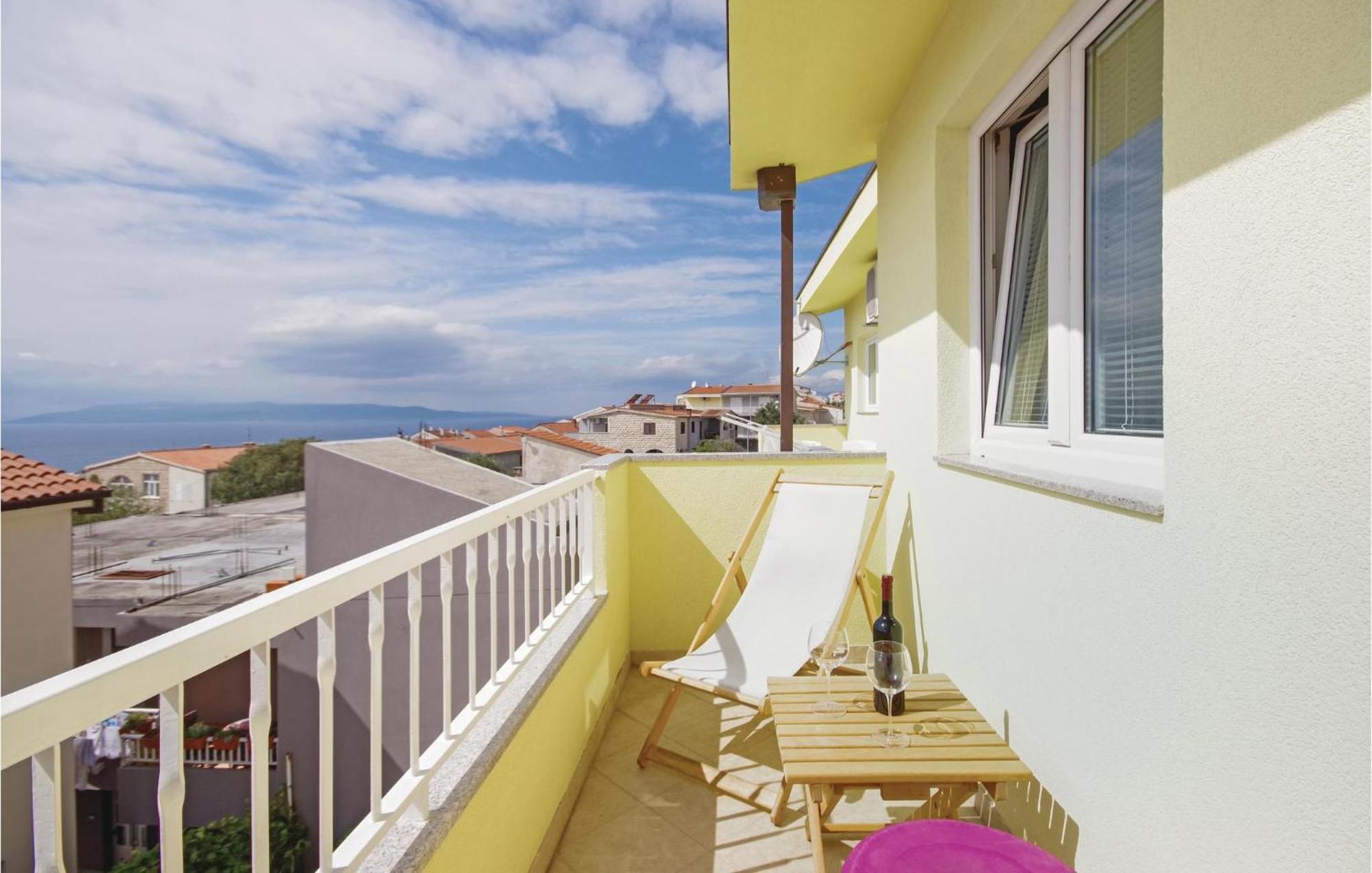 Stunning Apartment In Makarska Exterior foto