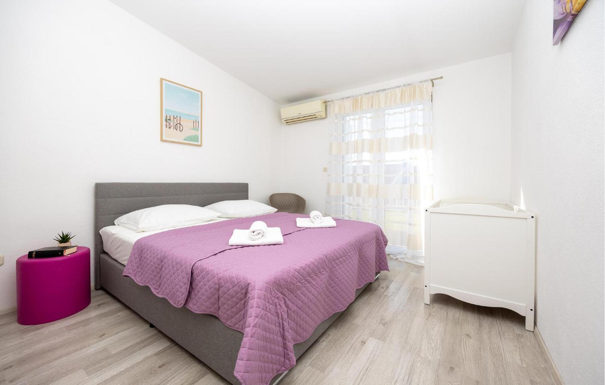 Stunning Apartment In Makarska Exterior foto